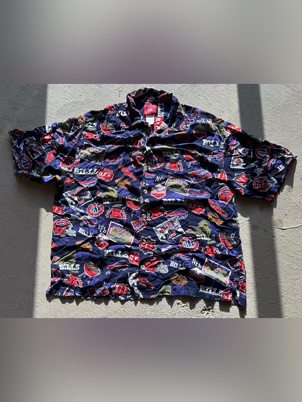 Buffalo Bills Hawaiian Shirt, Men’s XL